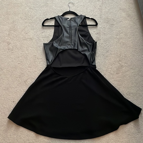 Guess by Marciano Dress - Picture 4 of 8